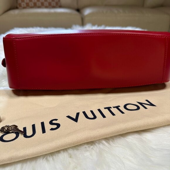 Authentic Louis Vuitton Jasmin Epi Leather Shoulder Bag - Picture 10 of 17